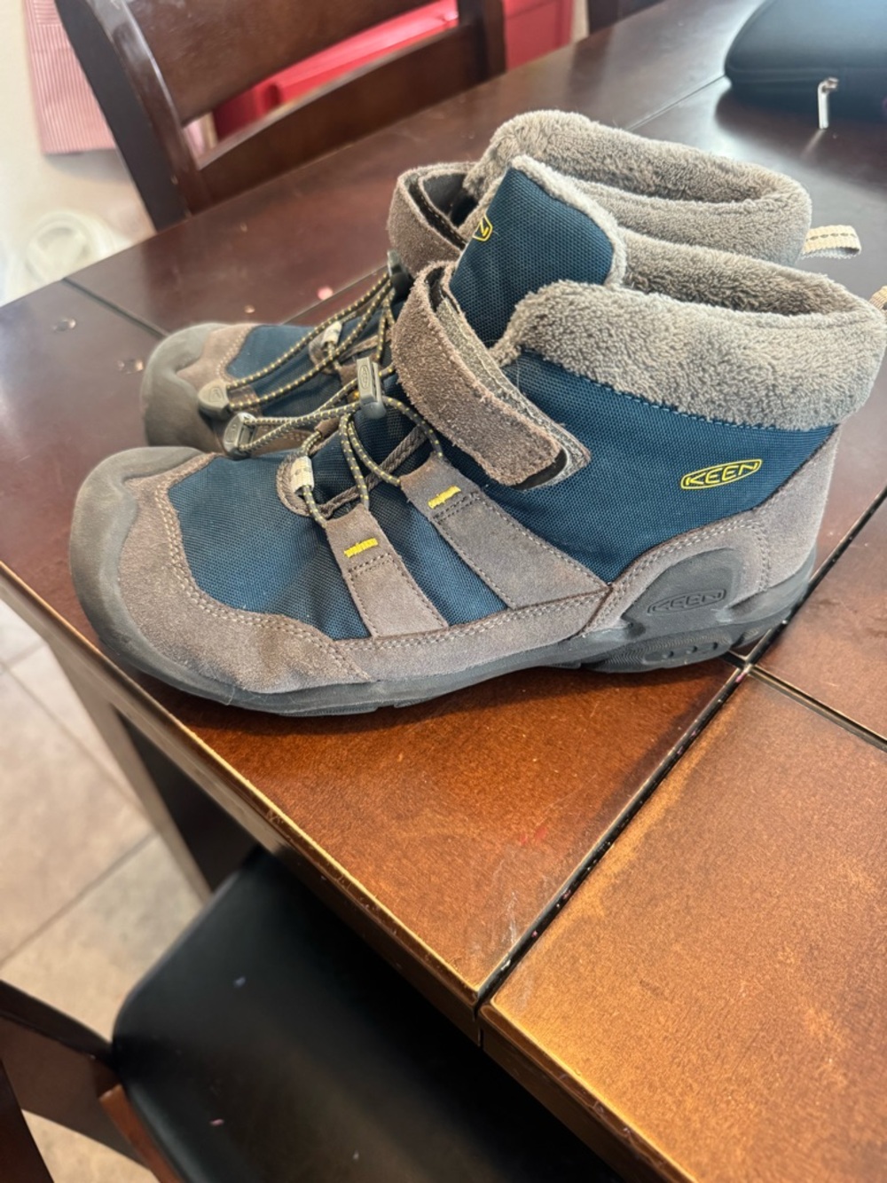 KEEN women's ' Navy and Gray Insulated Hiking Boots